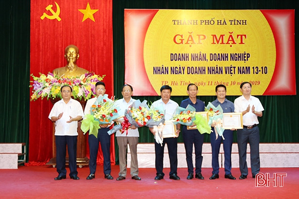 Doanh nghiệp, doanh nhân Hà Tĩnh đóng góp lớn vào sự phát triển của tỉnh nhà