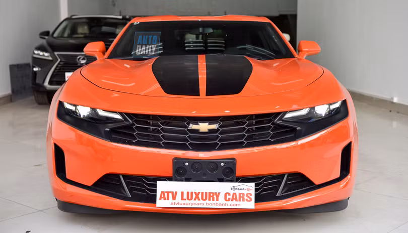 Xe “cơ bắp” Mỹ Chevrolet Camaro 2019 đầu tiên về Việt Nam
