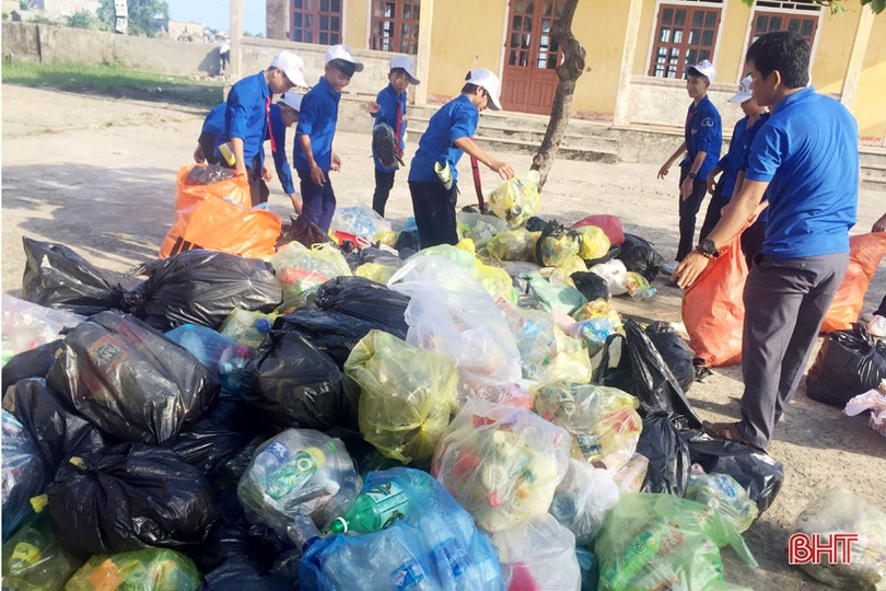 Phát động phong trào đổi rác thải nhựa lấy đồ dùng học tập ở TX Kỳ Anh