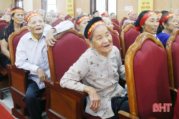 Tiểu phẩm hội thi “Sống vui - sống khỏe” hấp dẫn các cụ cao niên