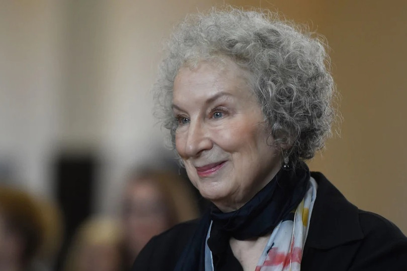 Nhà văn Margaret Atwood - một trong các ứng cử viên sáng giá của Nobel Văn học năm nay. Ảnh: MICHAL CIZEK/AFP/Getty Images Nobel Văn học trở lại