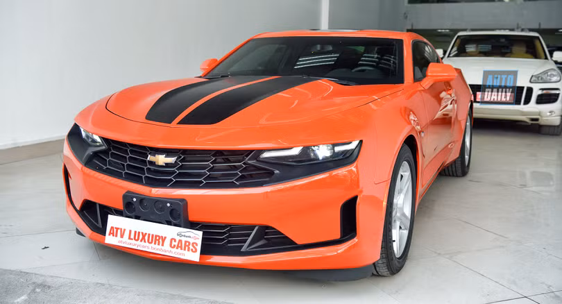 Xe “cơ bắp” Mỹ Chevrolet Camaro 2019 đầu tiên về Việt Nam