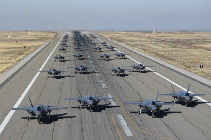 Không quân Mỹ và chiến thuật “voi đi bộ” đậm chất... khoe của