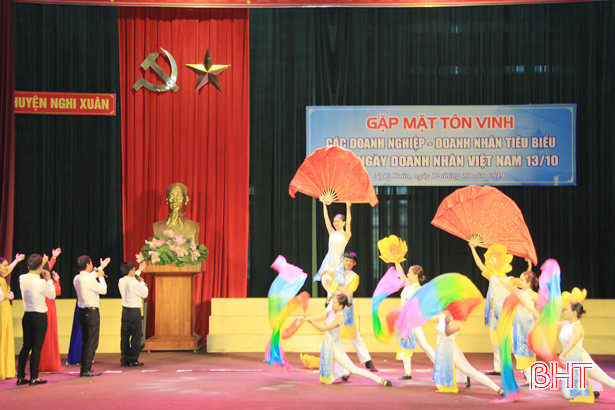 Nghi Xuân tôn vinh 43 doanh nghiệp, hộ kinh doanh tiêu biểu