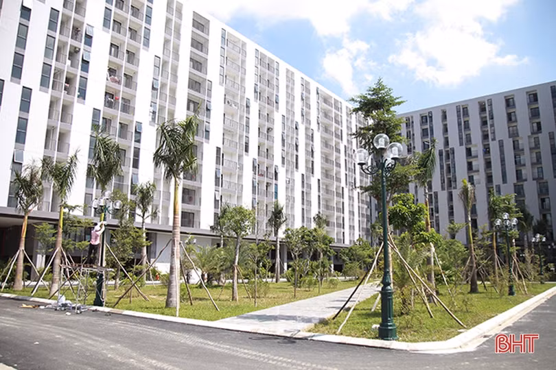 Nhộn nhịp sắm sửa cho căn hộ “trong mơ” của người thu nhập thấp ở Hà Tĩnh