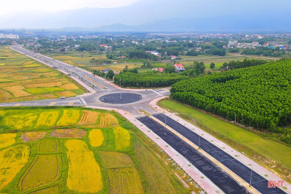 Dưới bóng Hoành Sơn