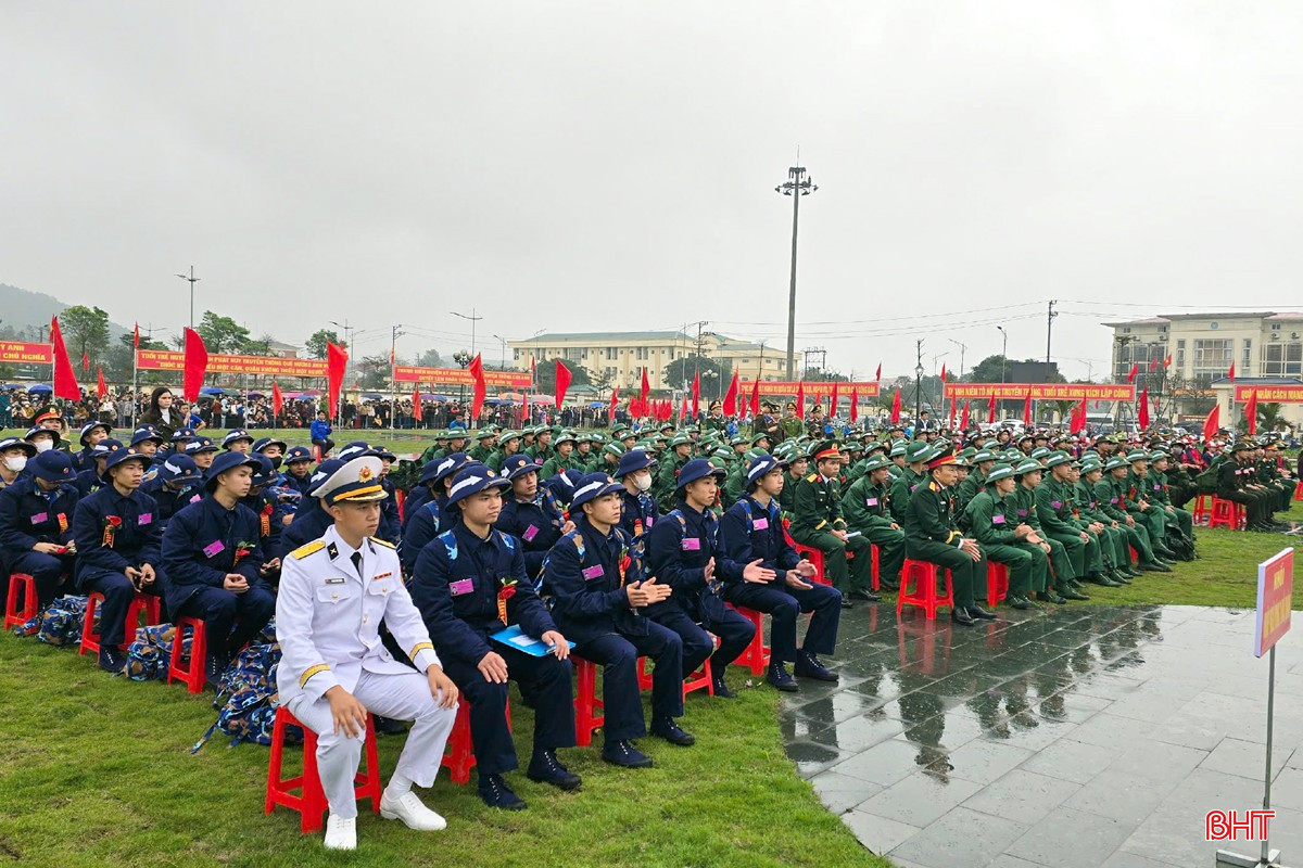 Năm nay, huyện Kỳ Anh có 157 tân binh lên đường làm nhiệm vụ, được biên chế về 5 đơn vị. Trong đó 131 chiến sỹ gia nhập: Sư đoàn 968 (Quân khu 4), Bộ Tư lệnh Vùng 3 Hải quân, Bộ Chỉ huy Quân sự tỉnh, Bộ đội Biên phòng tỉnh và 26 chiến sỹ vào lực lượng công an nhân dân.