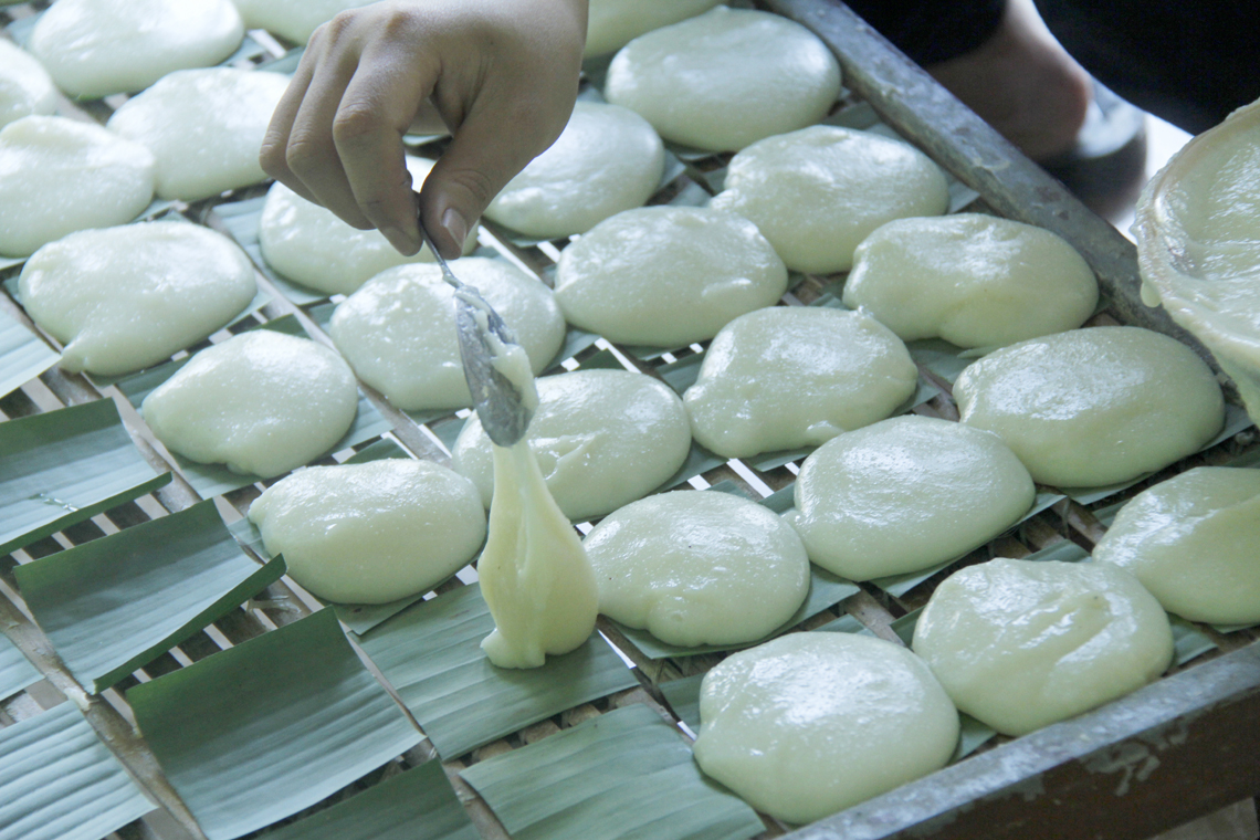 photo banh dum banh duc nong hoi an mot lan nho mai