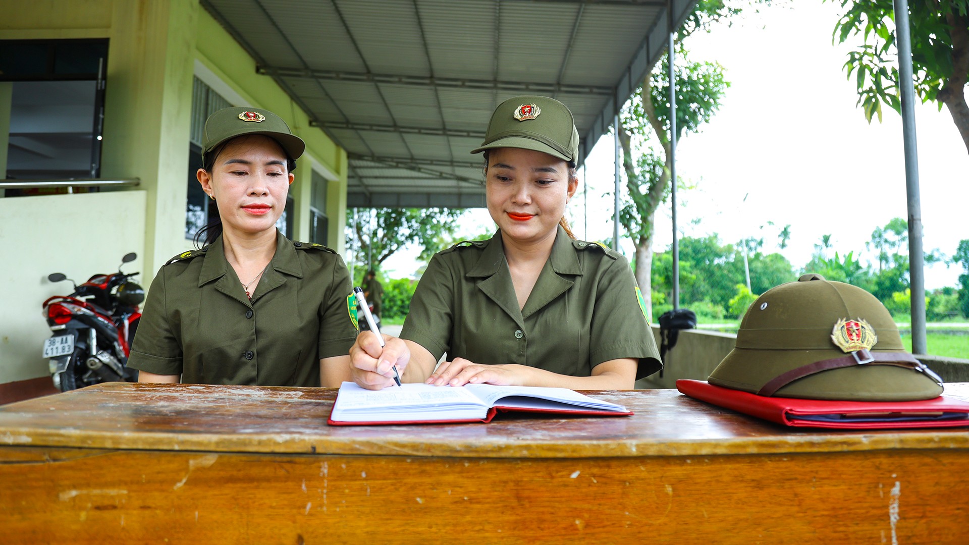 Tôi là "bóng hồng" an ninh cơ sở