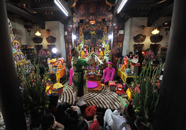 Ngày 10/11, Hà Tĩnh tổ chức Liên hoan Diễn xướng hầu đồng, hát chầu văn