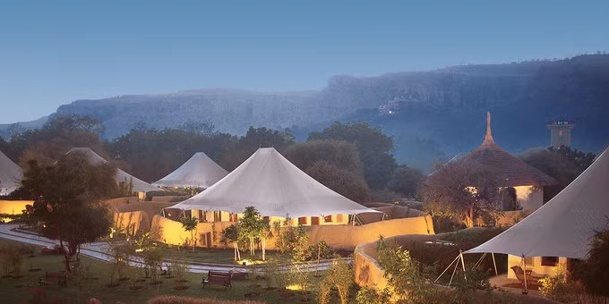 Việt Nam có hai đại diện vào top resort tốt nhất thế giới