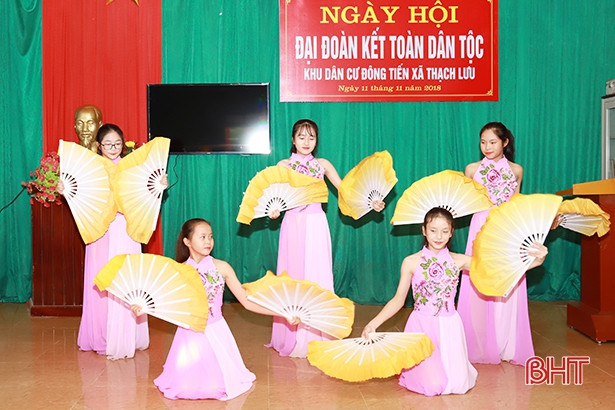 Phó Chủ tịch HĐND tỉnh dự ngày hội Đại đoàn kết toàn dân tộc tại Thạch Hà