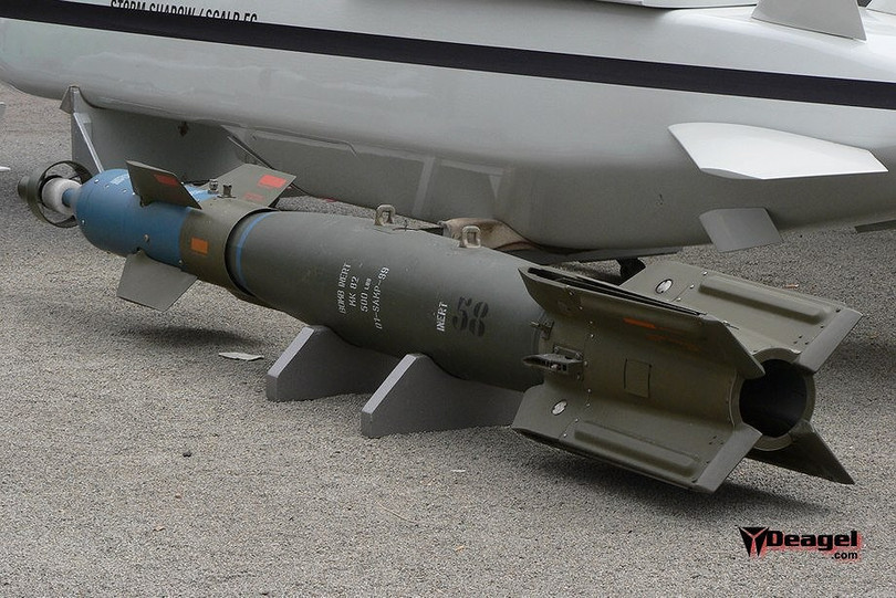 Bom thông minh Mỹ sản xuất đang dội vào chính đồng minh Mỹ tại Syria