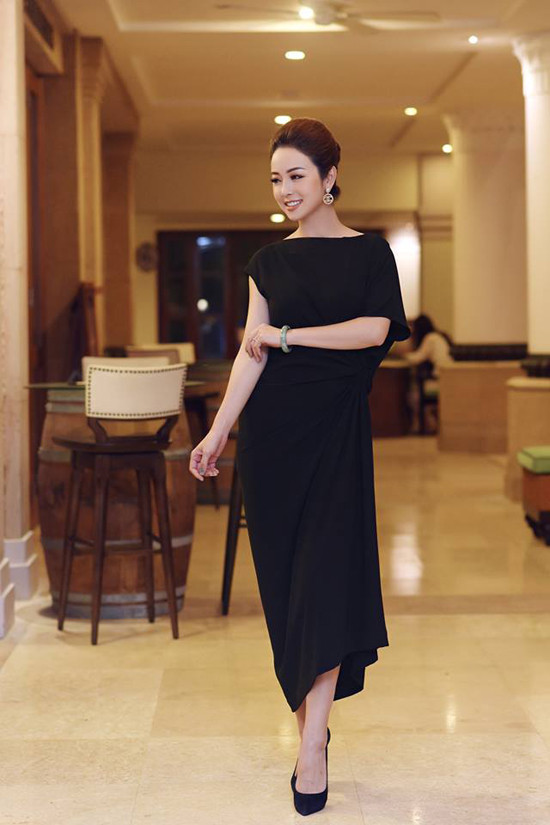 Người đẹp Việt mê mẩn váy xoắn eo