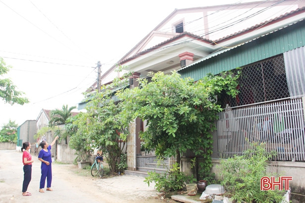 Tháo dỡ đường điện “thừa” ở Can Lộc sau phản ánh của Báo Hà Tĩnh