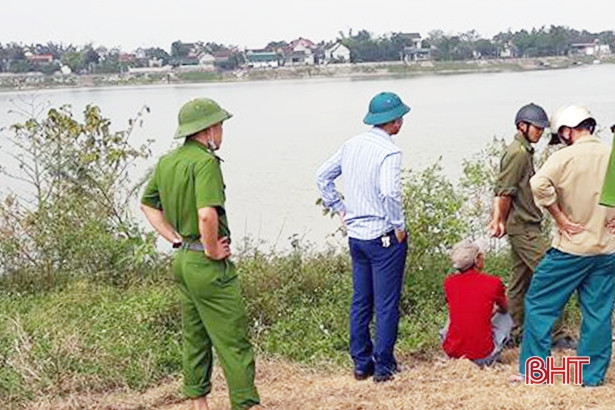 Phát hiện thi thể phụ nữ trên sông La