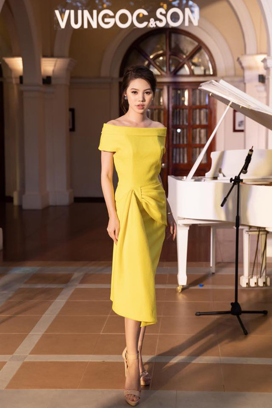 Người đẹp Việt mê mẩn váy xoắn eo