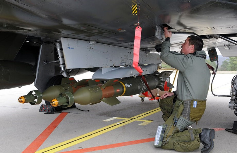 Bom thông minh Mỹ sản xuất đang dội vào chính đồng minh Mỹ tại Syria