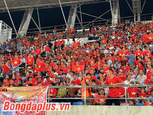 Việt Nam thắng áp đảo Lào ở trận mở màn AFF Cup 2018
