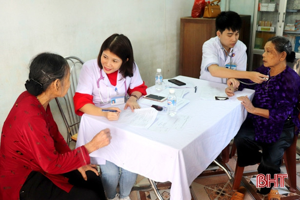 500 người dân xã Liên Minh được khám bệnh miễn phí