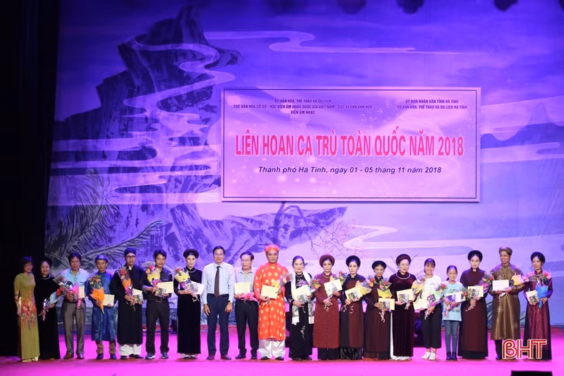 Hà Tĩnh giành giải A tập thể, 4 giải cá nhân tại Liên hoan Ca trù toàn quốc