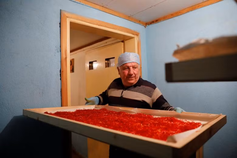 Ngành công nghiệp sản xuất “vàng đỏ” của Hy Lạp