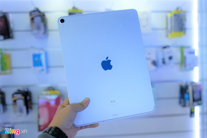 iPad Pro 2018 phiên bản 12,9 inch về Việt Nam giá 33,2 triệu đồng