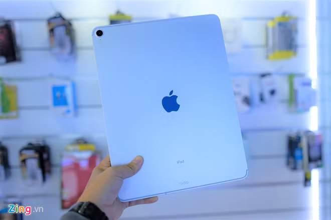 iPad Pro 2018 phiên bản 12,9 inch về Việt Nam giá 33,2 triệu đồng