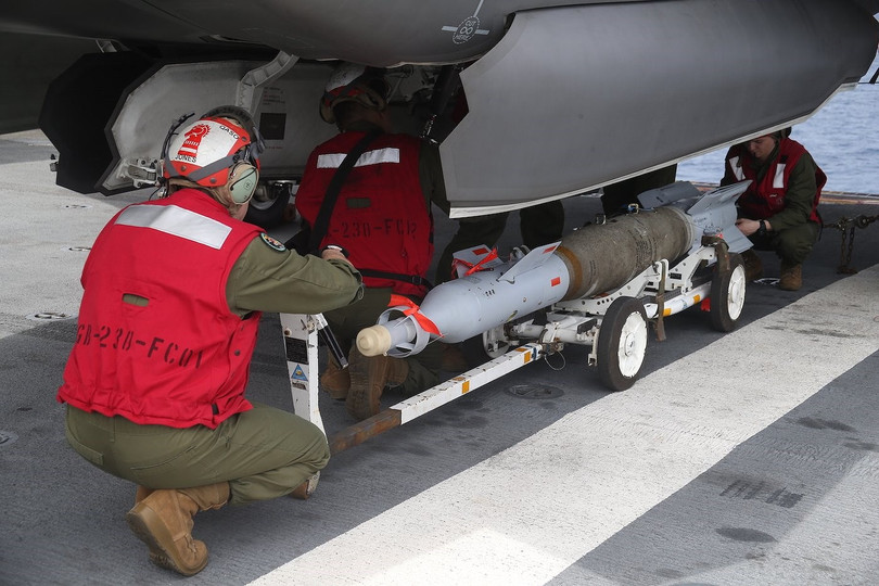 Bom thông minh Mỹ sản xuất đang dội vào chính đồng minh Mỹ tại Syria