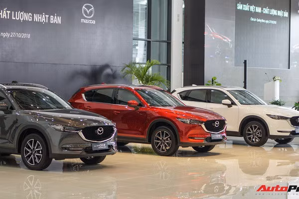 Loạt xe Mazda màu mới: Đỏ tăng tới 8 triệu, xám và trắng tăng 4 triệu