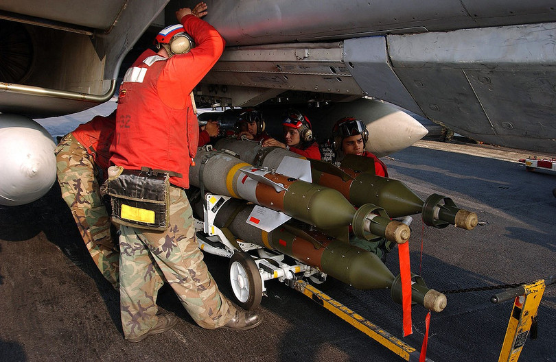 Bom thông minh Mỹ sản xuất đang dội vào chính đồng minh Mỹ tại Syria