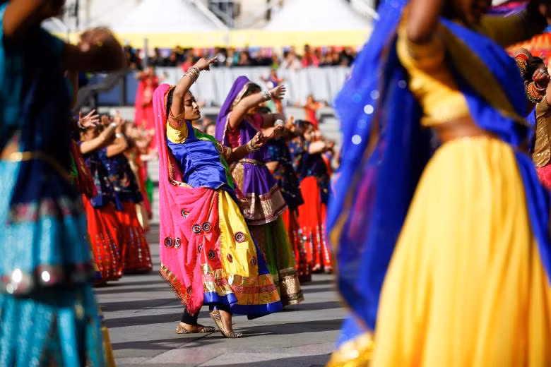 Tưng bừng lễ hội ánh sáng Diwali khắp nơi trên thế giới