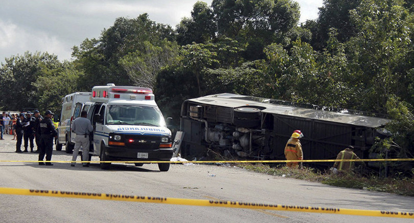 Xe tải đâm liên hoàn ở trạm thu phí Mexico, 7 người thiệt mạng