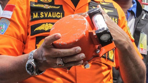 tín hiệu hộp đen thứ 2 của máy bay indonesia tắt lịm, lo ngại không bao giờ tìm thấy hình 1 Tín hiệu hộp đen thứ 2 của máy bay Indonesia tắt lịm, lo ngại không bao giờ tìm thấy