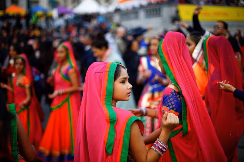 Tưng bừng lễ hội ánh sáng Diwali khắp nơi trên thế giới