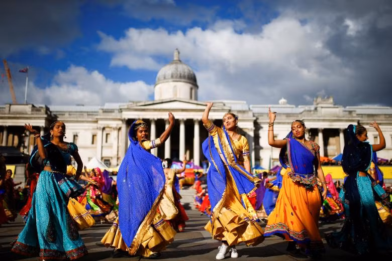 Tưng bừng lễ hội ánh sáng Diwali khắp nơi trên thế giới