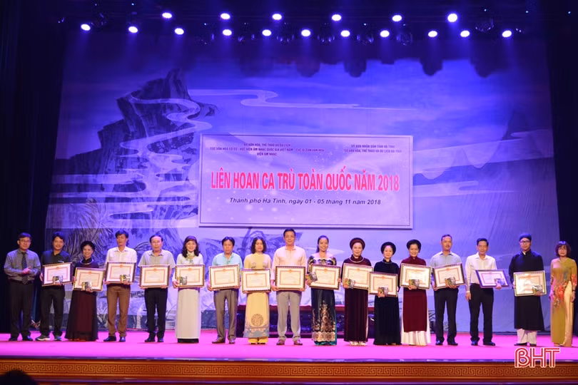 Hà Tĩnh giành giải A tập thể, 4 giải cá nhân tại Liên hoan Ca trù toàn quốc