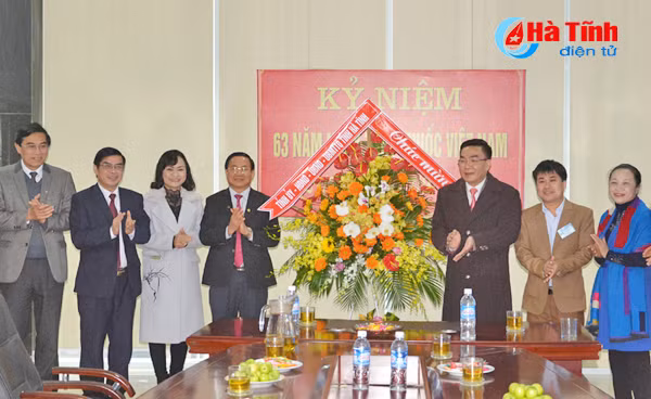 nganh y te ha tinh can tap trung dua cac nghi quyet cua dang vao cuoc song