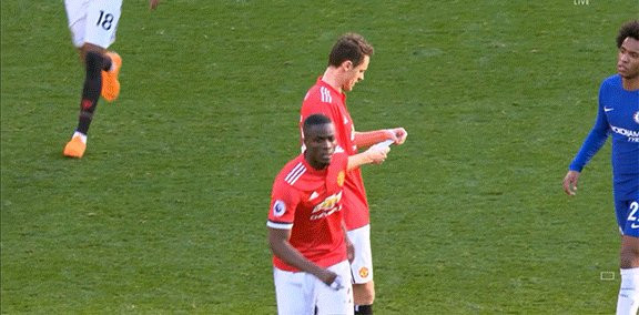 dan mang dua nhau che mat thu mourinho gui matic