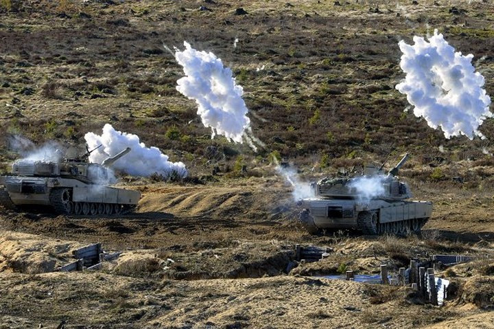 uy luc dang gom xe tang phao tu hanh cua quan doi my