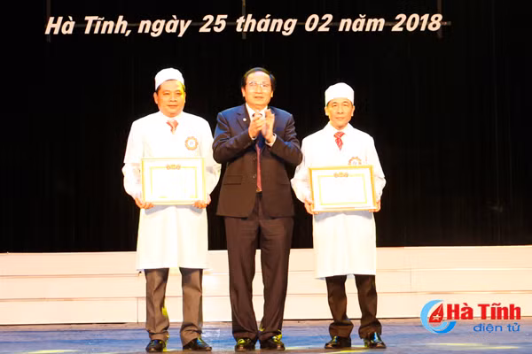 huong son nhat tap the hoi thi truong tram y te gioi ha tinh