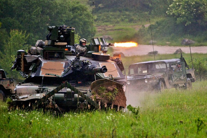 uy luc dang gom xe tang phao tu hanh cua quan doi my