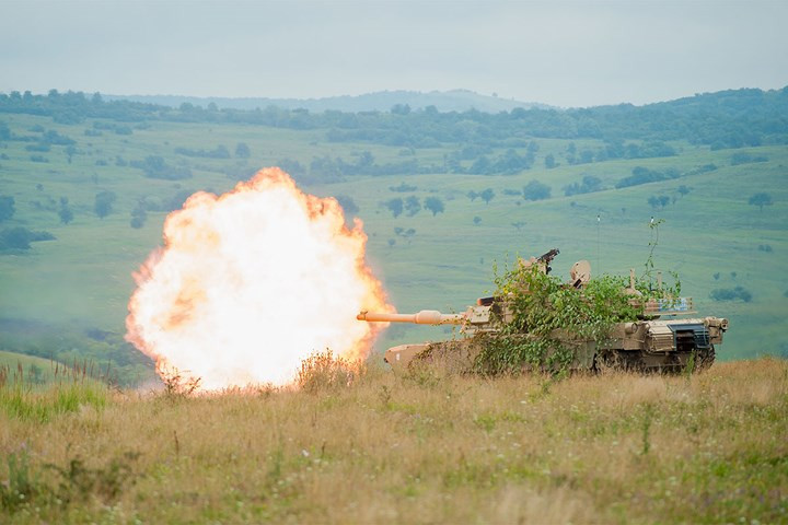 uy luc dang gom xe tang phao tu hanh cua quan doi my