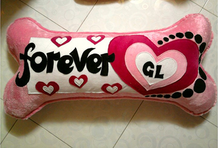 nhung mon qua tang doc dao va dat do ngay 8 3