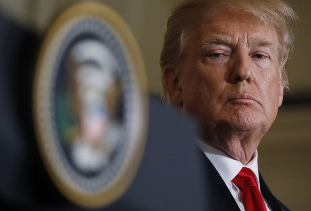 chau au doi tra dua ong trump doa nang thue tiep voi xe hoi