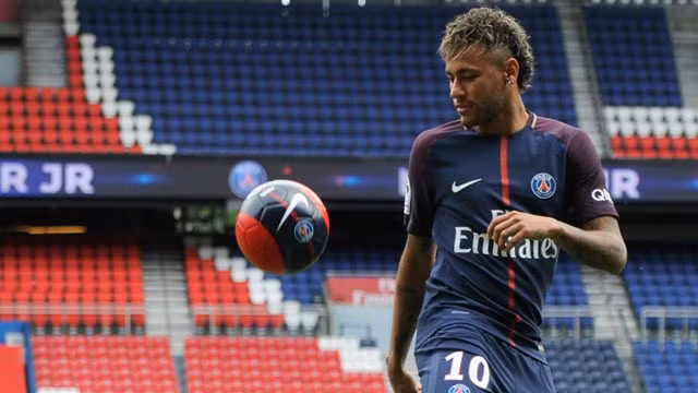 tiet lo hop dong tien tan cua neymar voi nike