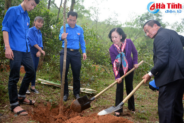 truong ban dan van trung uong du le phat dong thi dua ky niem 50 nam chien thang dong loc