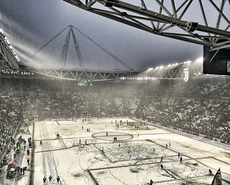 tran cua juventus bi hoan vi tuyet phu trang nhu san thuong chau