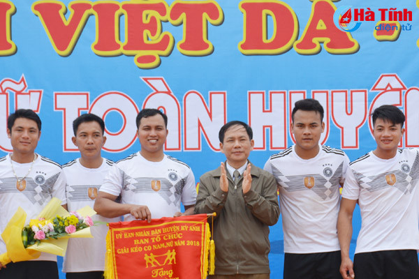 hap dan man keo co tai ngay hoi the thao huyen ky anh