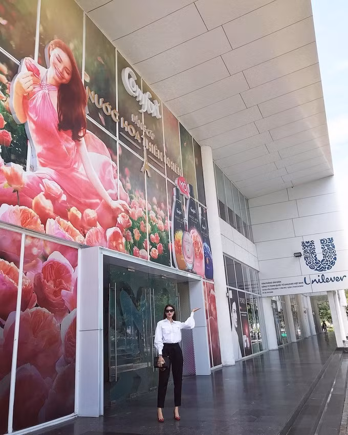 hoc lom cach my nhan viet dien quan au thoi thuong